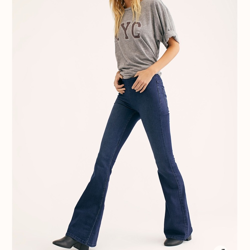 FREE PEOPLE HIGH RISE FLARES - Dark wash